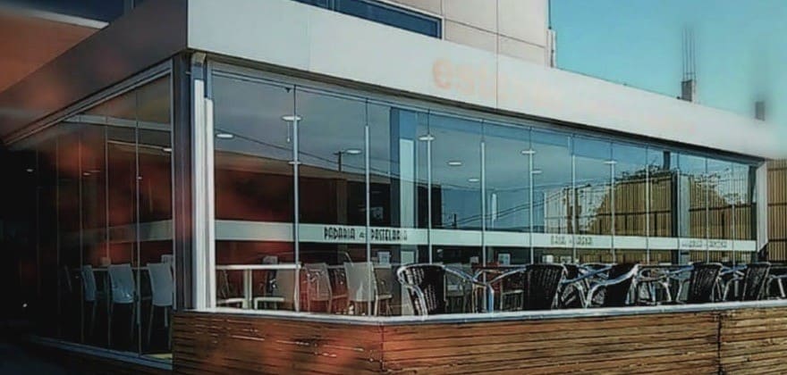 montagem-esplanada-em-vidro-e-aluminio.jpg